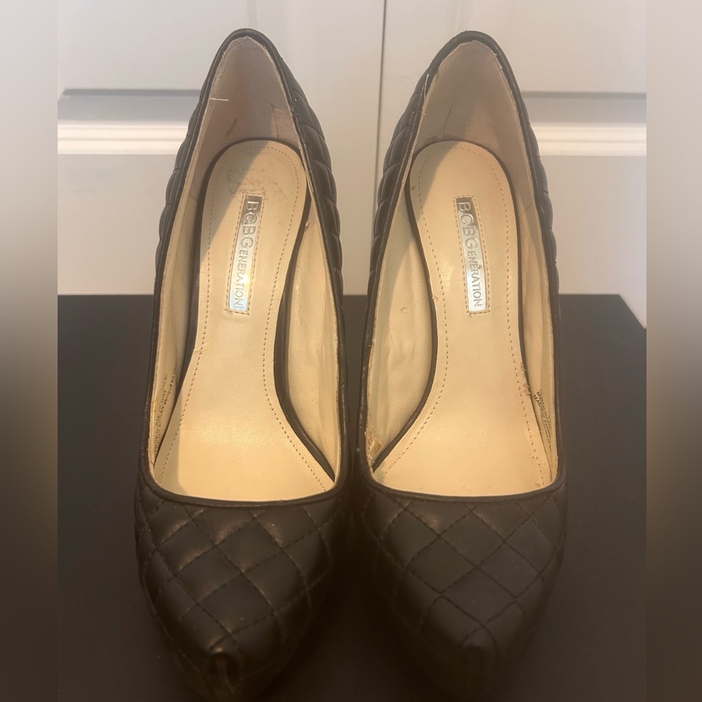 BCBGeneration Black Pumps size 6